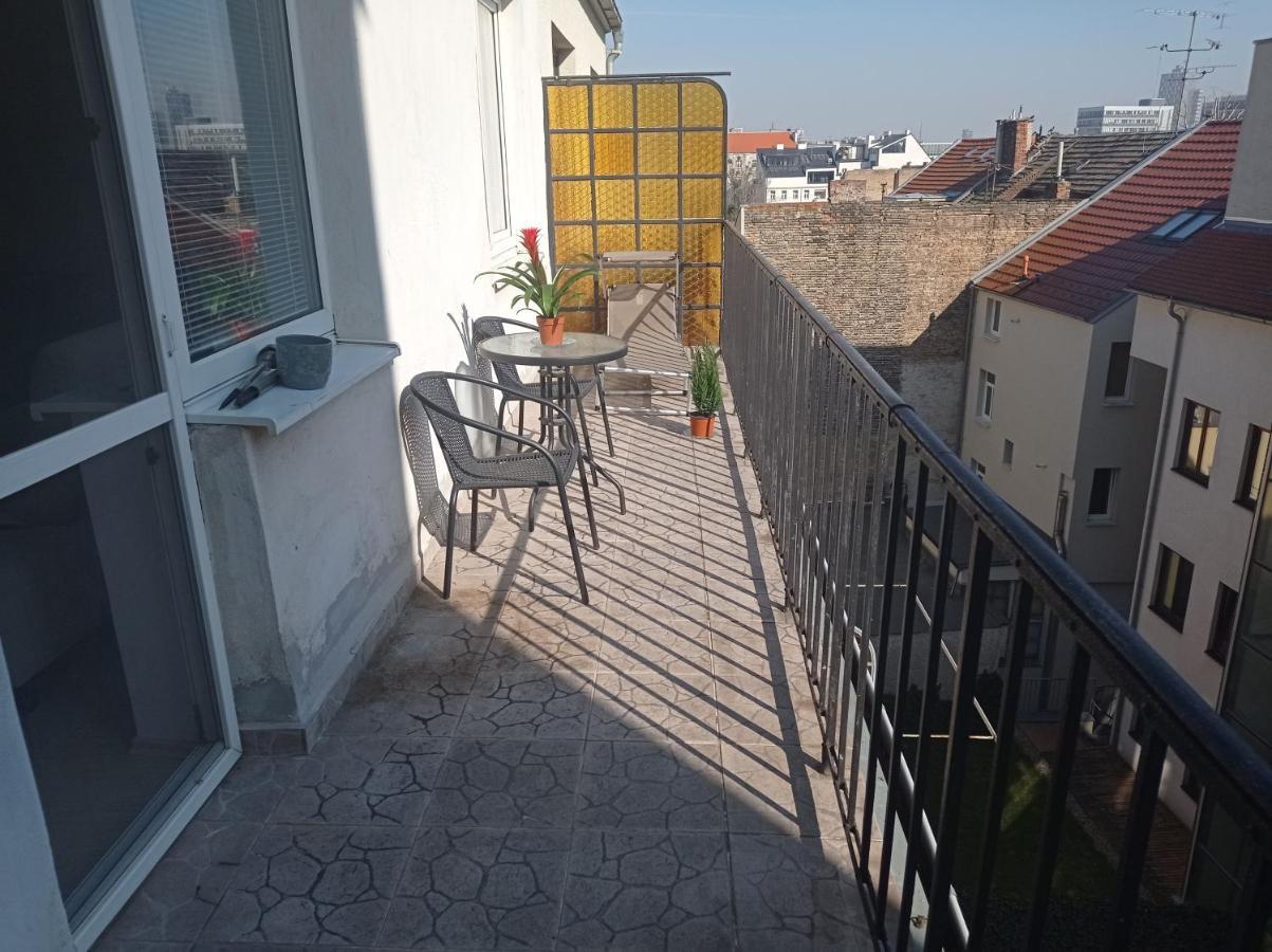 Amazing Flat In Old Town With Large Balcony Apartament Bratysława